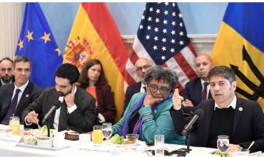 Tras su viaje a Nueva York, Kicillof busca volumen con China y el Papa ante la apatía de un sector del PJ