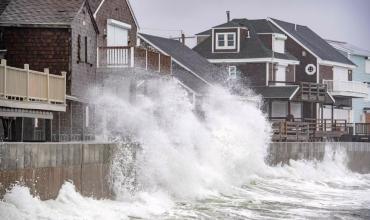 Una potente tormenta golpea el noreste de EE.UU.: un muerto, cortes de luz y graves inundaciones