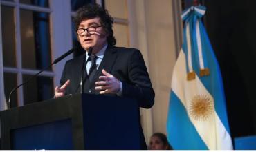 El Gobierno relativiza la caída del índice de confianza y busca explicar los cuestionamientos de Milei a las mediciones