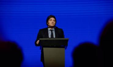 Javier Milei llega a París para participar de la Argentina Week: reunión con Macron y discurso ante inversores