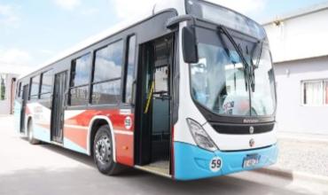 Una mujer de 77 años cayó dentro de un colectivo al arrancar y fue trasladada con una  fractura de cadera