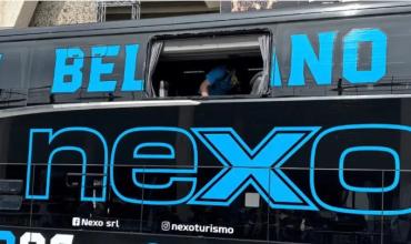 Lamentable: así quedó el micro de Belgrano tras ser apedreado por hinchas de Talleres