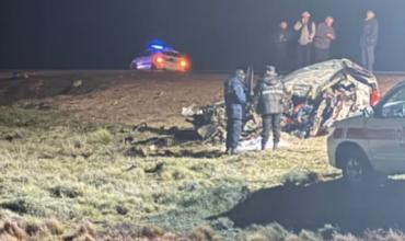 Chubut: un hombre y su pequeño hijo murieron en un choque entre un auto y dos camiones en la Ruta 3