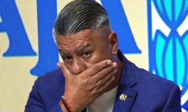Así se retiró Chiqui Tapia del Monumental tras los insultos de los hinchas y su decisión de no bajar al campo de juego