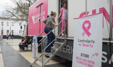 Operativo de Octubre Rosa llevó mamografías y controles ginecológicos a trabajadoras municipales de Capital
