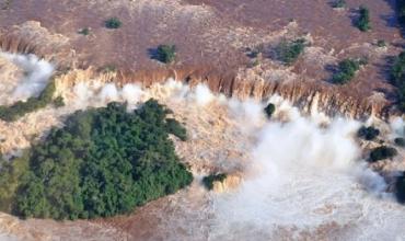 Cerraron los circuitos de las Cataratas del Iguazú por la impactante crecida del río