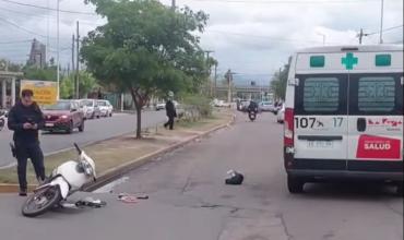 Un motociclista resultó herido tras chocar con un automóvil en Ortiz de Ocampo y Ramón Navarro