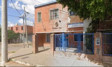 Le dio un tiro en el baño: un joven de 17 años hirió a un compañero en una escuela en González Catán