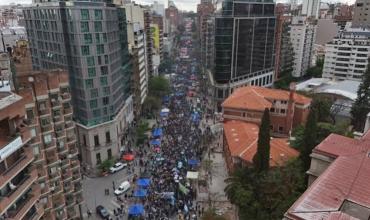 Marcha universitaria en Córdoba: multitudinaria convocatoria y un gobierno provincial que alienta, pero no se muestra