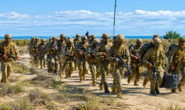 Islas Malvinas: el Gobierno impuso el secreto militar sobre la compra de equipamiento para las Fuerzas Armadas
