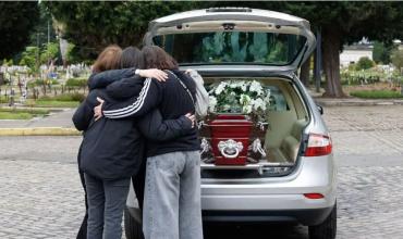 Profundo dolor: así fue el último adiós a Antonio Grimau en el Cementerio de la Chacarita