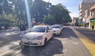 Remiseros denuncian una caída del 50% en los llamados y piden cambiar las ordenanzas para competir con las aplicaciones