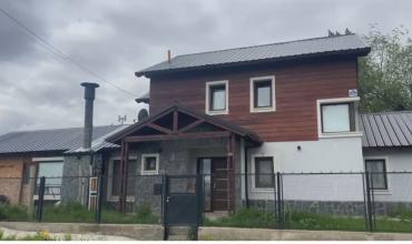 Ventanas tapadas y comida por delivery: cómo habría hecho el bioquímico para mantener cautiva a su familia durante cuatro años