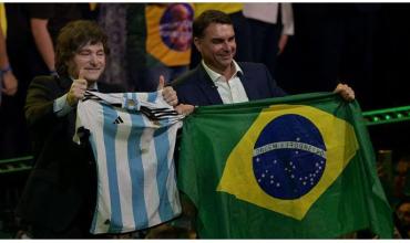 Javier Milei sigue el balotaje en Brasil desde Olivos y se ilusiona con la “ola azul”