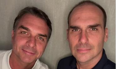 Tras la derrota electoral, los hermanos Bolsonaro se mostraron juntos en Estados Unidos
