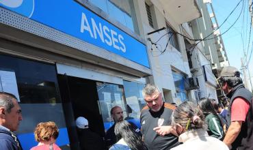 El Gobierno confirmó el bono previsional de noviembre para jubilados y pensionados