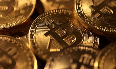 Binance investiga un hackeo que podría superar los USD 5.000 millones: retiros suspendidos y fuerte caída del precio de bitcoin
