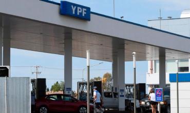 YPF informa que se va a continuar aceptando el pago con tarjeta de crédito