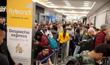 “Estoy desesperada. No sé qué hacer”: más de 17.000 pasajeros quedaron varados por un sorpresivo paro en Aeroparque y Ezeiza