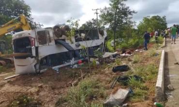 Brasil: Al menos siete muertos y 15 heridos deja accidente de colectivo