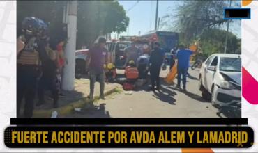 Fuerte choque en Alem y Tajamar: mujer es trasladada al hospital Vera Barros