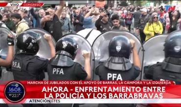 Quiénes son los barras y exdirigentes de clubes que fueron identificados en los enfrentamientos en el Congreso