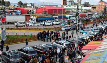 Bolivia vivió otra jornada de protestas por escasez de dólares y combustible