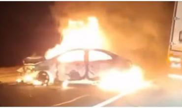 Fatal accidente en Tucumán: un auto chocó contra un camión, se prendió fuego y dos hombres murieron calcinados