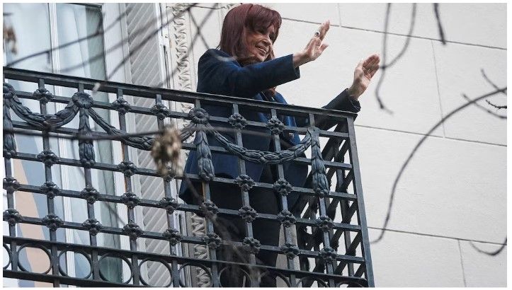La Justicia ratificó que Cristina Kirchner deberá seguir usando tobillera electrónica y respetar el régimen de visitas