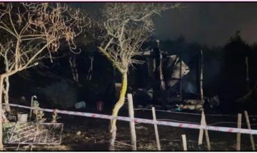 Dos hermanitas murieron en el incendio de su casa en Córdoba: la mamá había salido a buscar una torta de cumpleaños
