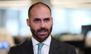 Eduardo Bolsonaro advirtió que Estados Unidos impondrá más sanciones y aranceles a Brasil por el juicio contra su padre