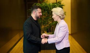 Zelenski viaja a Washington en medio de presiones para ceder ante Rusia