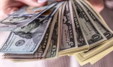 Tras el cierre de las listas, el dólar oficial volvió a subir y así cotizó este lunes