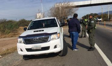 Catamarca: Gendarmería incauta un millón de pesos en una camioneta que iba de La Rioja a Tucumán