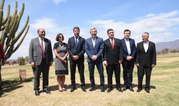Impulso al Proyecto de Corredor Bioceánico: El gobernador Sergio Casas encabeza la jornada principal del Foro Regional de Integración y Desarrollo Sustentable