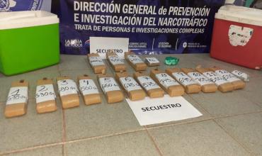 Mega Operativo: Secuestraron 11 kilos de droga, 3 armas y cerca de 1 millón de pesos