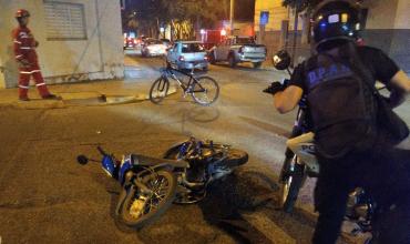 Choque entre auto y moto dejó a una joven herida