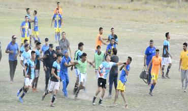 Rioja Juniors es finalista tras un escandaloso final de partido