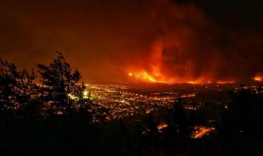 Impactante incendio forestal en las afueras de Esquel