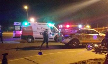 La Rioja: Un joven motociclista se encuentra grave luego de accidentarse en avenida 2 de abril
