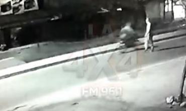Indignante video muestra a delincuentes sorprender a las personas que circulan por avenida Juan Manuel de Rosas