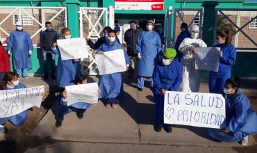 Ante el fallecimiento de un enfermero del hospital Vera Barros el personal médico reclama al gobierno por mejores condiciones laborales