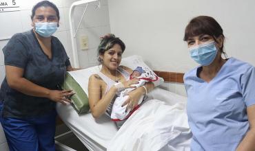 El primer bebé del año nació en Santiago del Estero y el segundo es de Rosario