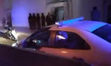 Un hombre se atrincheró y tomó de rehenes a su mujer y una hija menor de edad que tienen en común