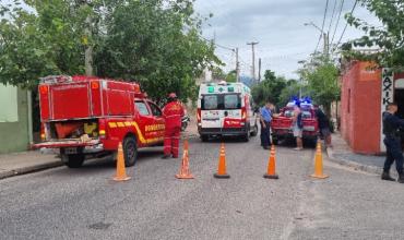 La Rioja: Joven sufrió una fuerte descarga eléctrica y debió ser asistido porque no podía mover sus brazos, ni sus piernas