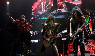 Kiss se despidió del público argentino con su clásico show de artificio y rock & roll