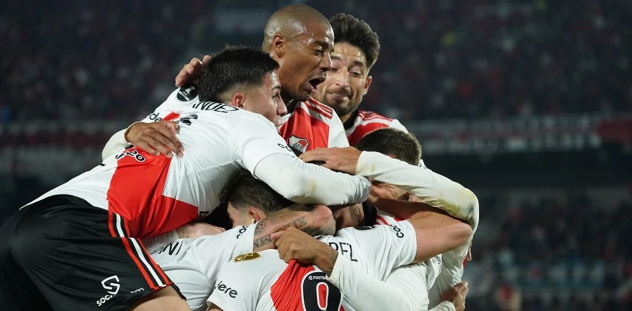 River Plate goleó con autoridad 4-0 a Colo Colo y se clasificó a los octavos de final de la Copa Libertadores