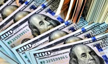 Fuerte salto del dólar en todas sus versiones: el blue cerró a $216