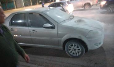 Se prendió fuego un auto en Chepes