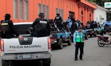La odisea de un obispo que lleva 10 días cercado por drones y patrullas del régimen de Daniel Ortega como si fuese un capo narco